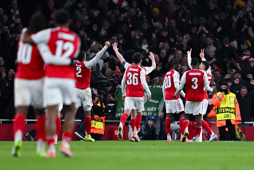 德甲半场：基尼洛斯1射1传，卡德破门，奥格斯堡2-0勒沃库森（德甲上半场：基尼洛斯传射建功，卡德破门，奥格斯堡2-0领先勒沃库森）