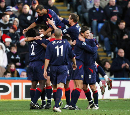 巴塞罗那门将之争：特尔施特根回归引发的悬念（特尔施特根复出，巴萨门线之争再起悬念）