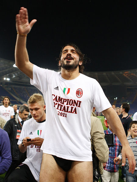 皇马国王杯对手社媒玩梗：在普拉多球场的90分钟非常漫长（皇马国王杯对手社媒整活：普拉多球场这90分钟格外漫长）